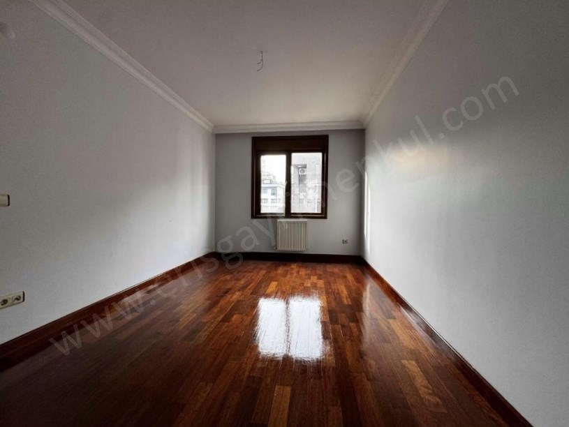 İSTANBUL KADIKÖY ERENKÖY ÖMERPAŞA DA 7.KAT 130 M2 KOMBİLİ MASRAFSIZ 18.450.000