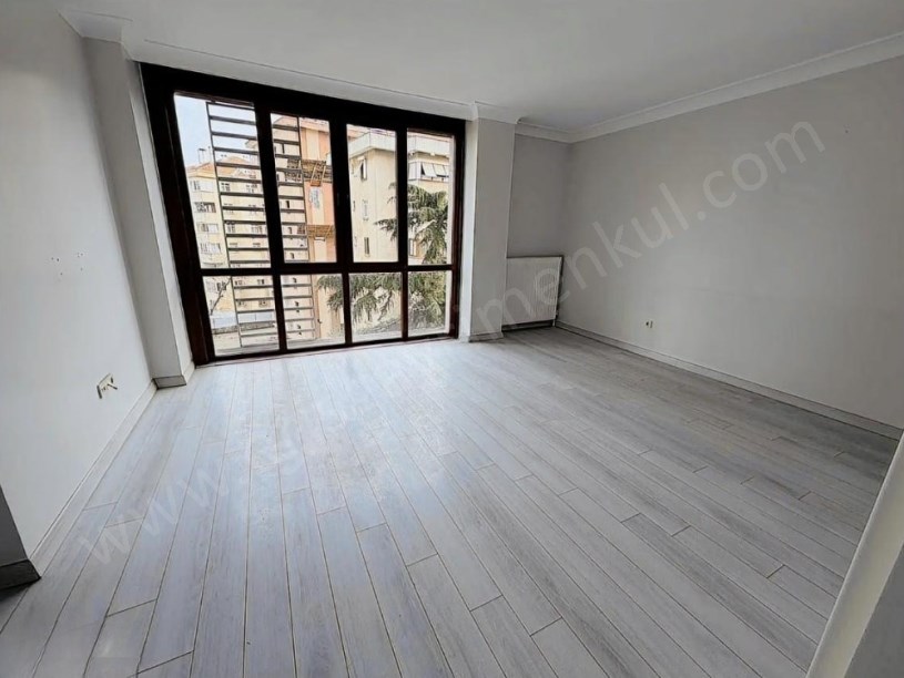 İSTANBUL KADIKÖY BOSTANCI MAH. YENİ BİNADA 2+1 ARAKAT FIRSAT DAİRE