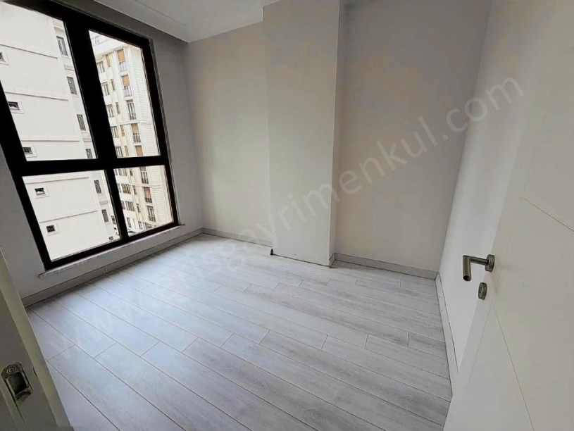 İSTANBUL KADIKÖY BOSTANCI MAH. YENİ BİNADA 2+1 ARAKAT FIRSAT DAİRE