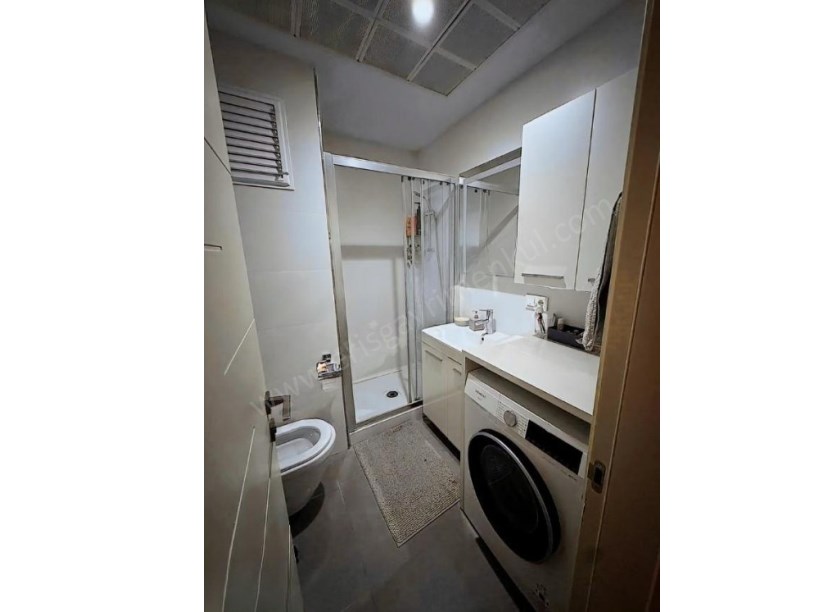 İSTANBUL KADIKÖY Feneryolunda Balkonlu, Kapalı Mutfaklı 2+1 Daire