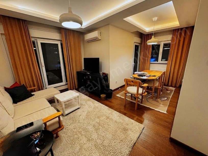 İSTANBUL KADIKÖY Feneryolunda Balkonlu, Kapalı Mutfaklı 2+1 Daire