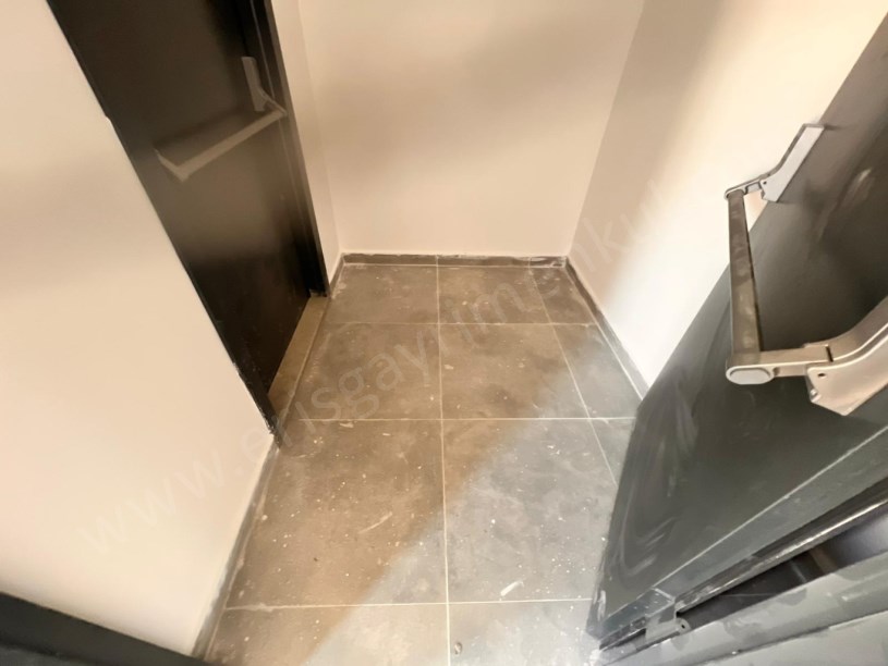 KOZYATAĞI METRO YAKINI GÜNEY CEPHE BALKONLU KOMBİLİ 2+1 DAİRE KADIKÖY İSTANBUL