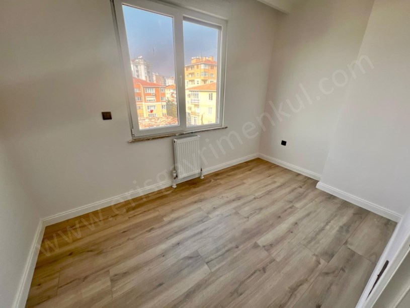 KOZYATAĞI METRO YAKINI GÜNEY CEPHE BALKONLU KOMBİLİ 2+1 DAİRE KADIKÖY İSTANBUL