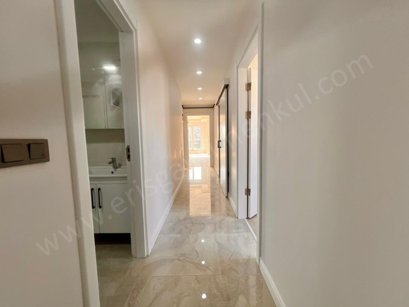 KOZYATAĞI METRO YAKINI GÜNEY CEPHE BALKONLU KOMBİLİ 2+1 DAİRE KADIKÖY İSTANBUL