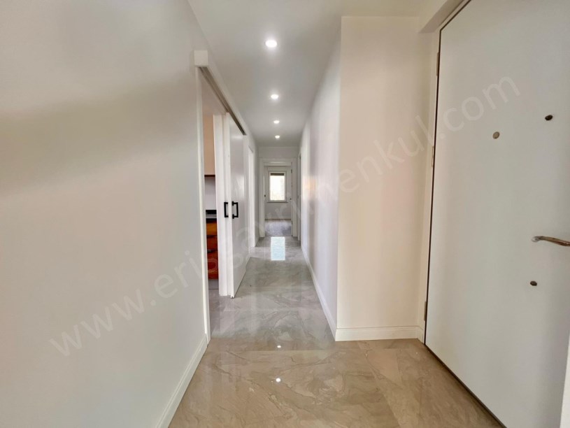 KOZYATAĞI METRO YAKINI GÜNEY CEPHE BALKONLU KOMBİLİ 2+1 DAİRE KADIKÖY İSTANBUL