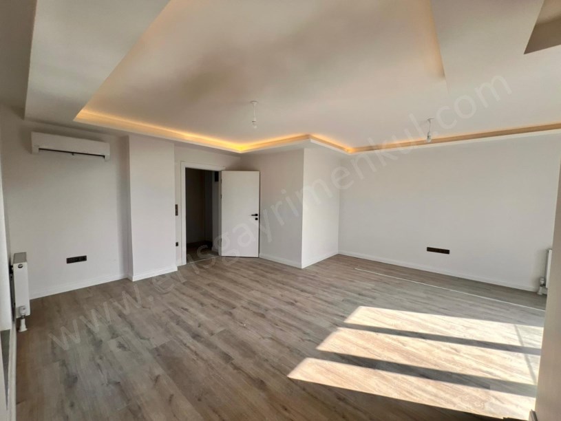 KOZYATAĞI METRO YAKINI GÜNEY CEPHE BALKONLU KOMBİLİ 2+1 DAİRE KADIKÖY İSTANBUL