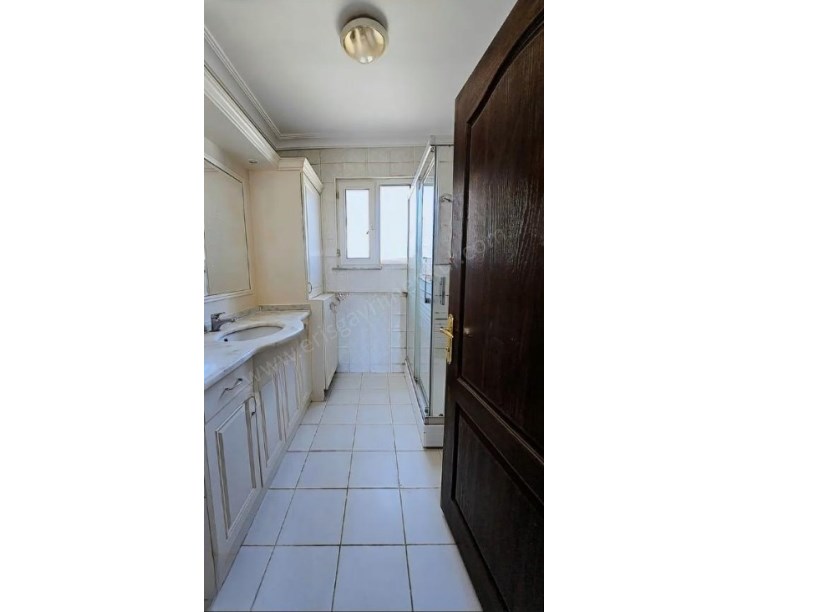 İSTANBUL KADIKÖY KOZYATAĞINDA ADA MANZARALI 3+1 SATILIK DAİRE