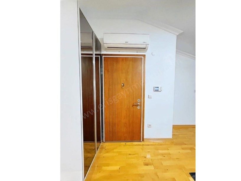 2017 Yapımı Binada Çift Balkonlu, Teraslı, E. Banyolu 215m2 4+2 Fırsat Daire