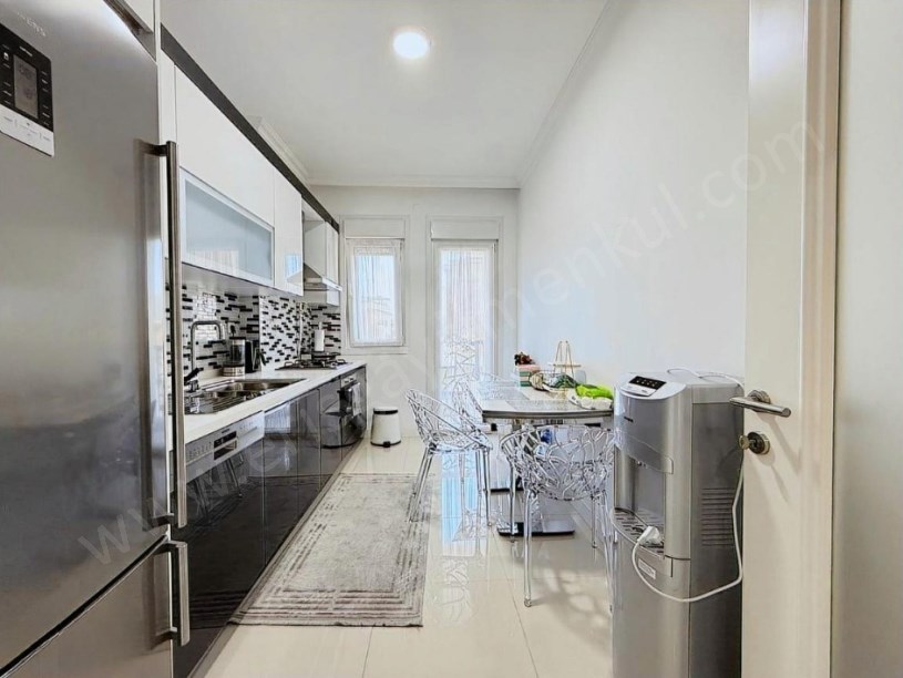 2017 Yapımı Binada Çift Balkonlu, Teraslı, E. Banyolu 215m2 4+2 Fırsat Daire