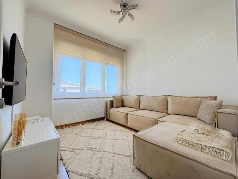 2017 Yapımı Binada Çift Balkonlu, Teraslı, E. Banyolu 215m2 4+2 Fırsat Daire