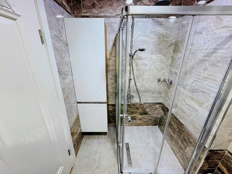 2017 Yapımı Binada Çift Balkonlu, Teraslı, E. Banyolu 215m2 4+2 Fırsat Daire