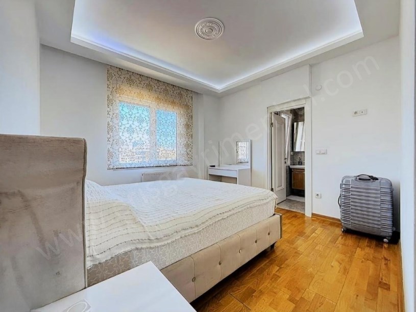 2017 Yapımı Binada Çift Balkonlu, Teraslı, E. Banyolu 215m2 4+2 Fırsat Daire