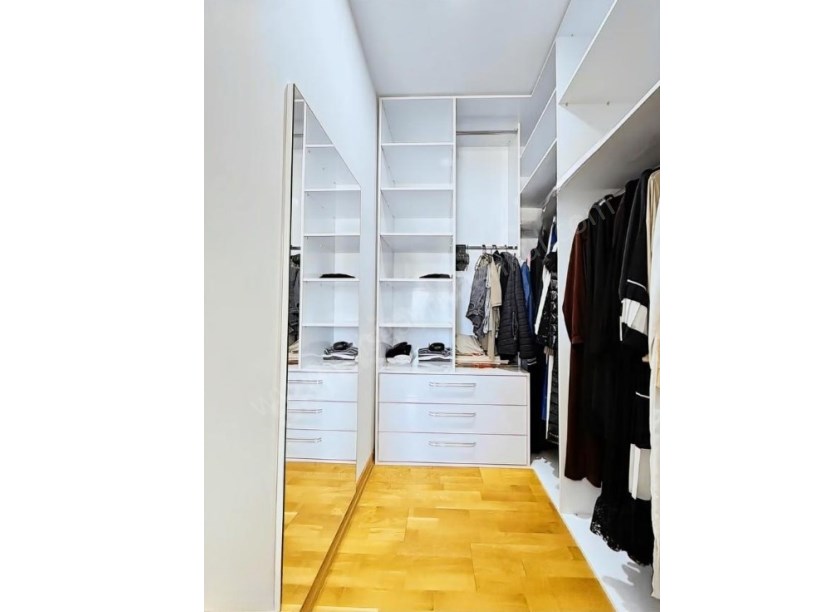 2017 Yapımı Binada Çift Balkonlu, Teraslı, E. Banyolu 215m2 4+2 Fırsat Daire