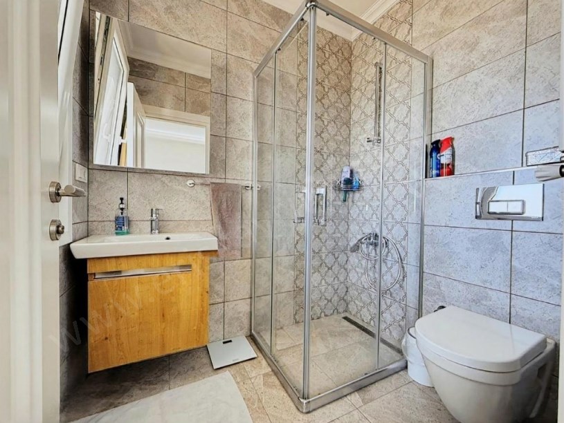 2017 Yapımı Binada Çift Balkonlu, Teraslı, E. Banyolu 215m2 4+2 Fırsat Daire