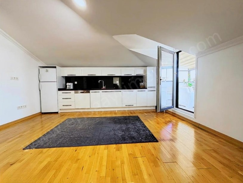 2017 Yapımı Binada Çift Balkonlu, Teraslı, E. Banyolu 215m2 4+2 Fırsat Daire