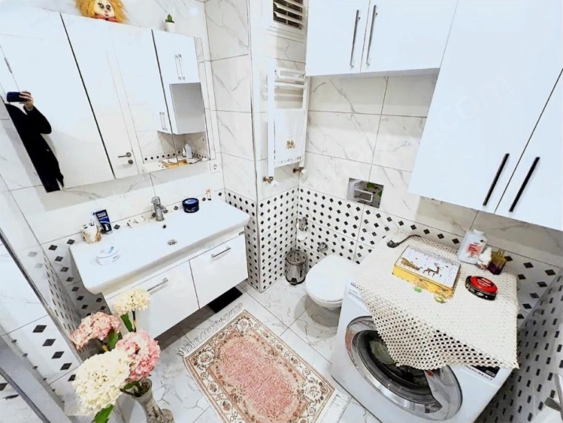 SUADİYEDEN MİNİBÜSE YAKIN PRESTİJLİ BİNADA 85 NET KÖŞE ! MAL SAHİBİ İKAMET ETMEKTEDİR