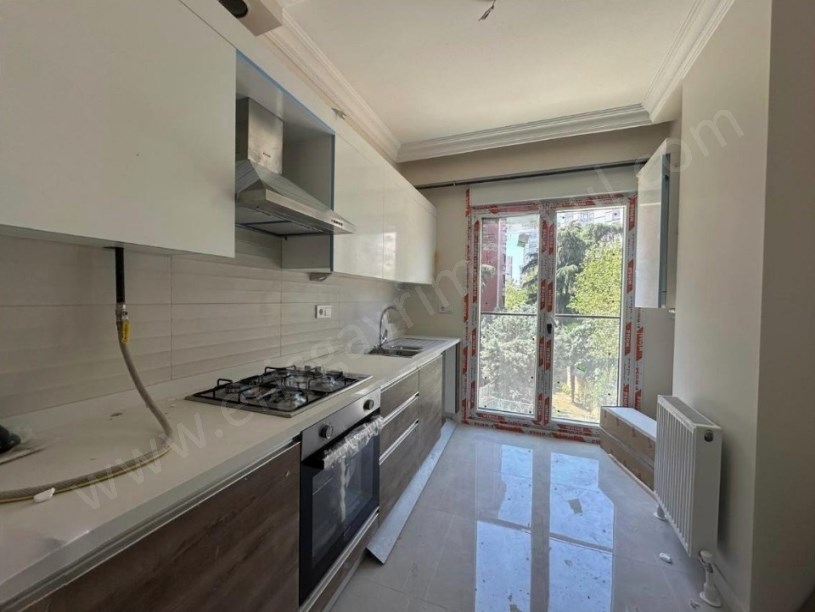 İSTANBUL KADIKÖY ERENKÖY YESARİ ASIM ARSOY DA SATILIK 2+1 DAİRE