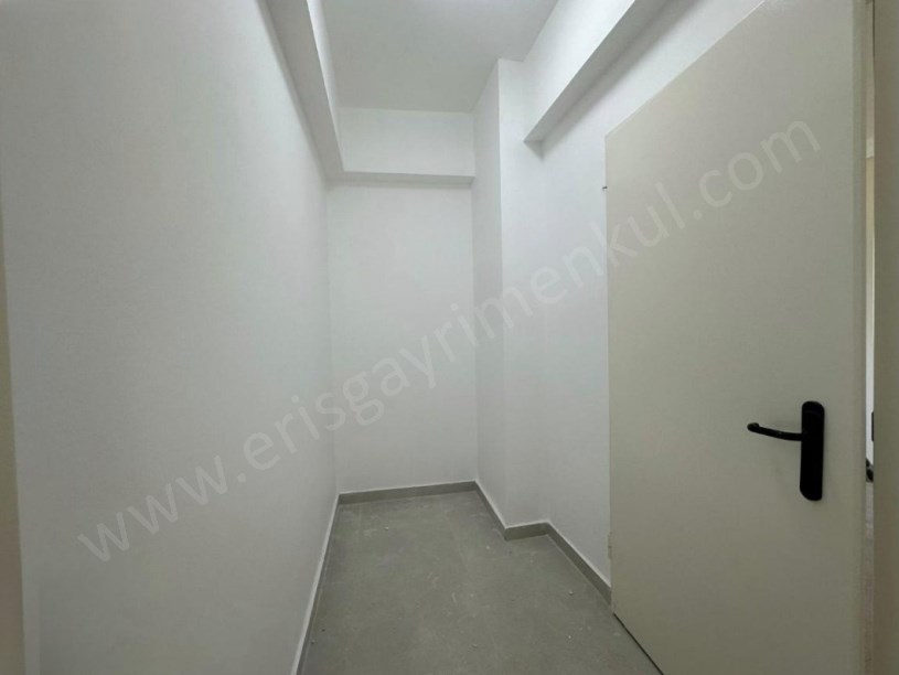 İSTANBUL KADIKÖY ERENKÖY YESARİ ASIM ARSOY DA SATILIK 2+1 DAİRE