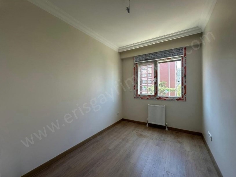 İSTANBUL KADIKÖY ERENKÖY YESARİ ASIM ARSOY DA SATILIK 2+1 DAİRE