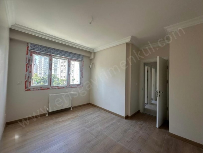 İSTANBUL KADIKÖY ERENKÖY YESARİ ASIM ARSOY DA SATILIK 2+1 DAİRE