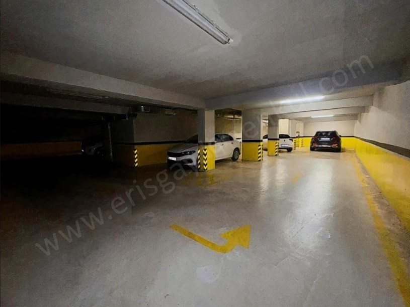 KOZYATAĞI MİNİBÜS CADDESİNE KOMŞU,YENİ BİNADA,KOMBİLİ,BALKONLU 130m² 3+1 SATILIK DAİRE