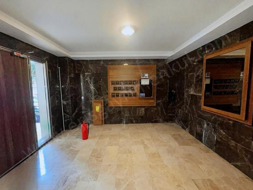 KOZYATAĞI MİNİBÜS CADDESİNE KOMŞU,YENİ BİNADA,KOMBİLİ,BALKONLU 130m² 3+1 SATILIK DAİRE