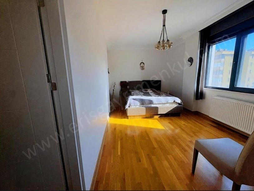 KOZYATAĞI MİNİBÜS CADDESİNE KOMŞU,YENİ BİNADA,KOMBİLİ,BALKONLU 130m² 3+1 SATILIK DAİRE