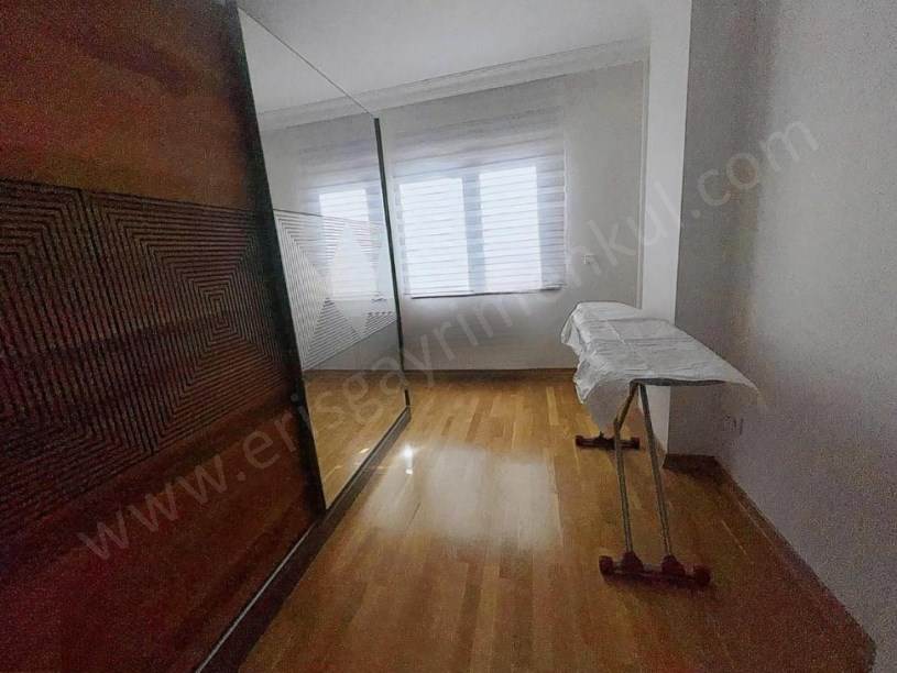 KOZYATAĞI MİNİBÜS CADDESİNE KOMŞU,YENİ BİNADA,KOMBİLİ,BALKONLU 130m² 3+1 SATILIK DAİRE