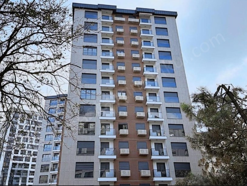 Şenesenevler, Boş Çift Banyo, 2+1 Kapalı Mutfak, Balkonlu Fırsat Daire