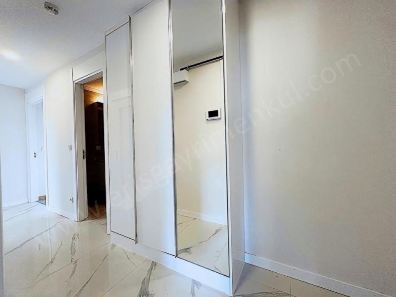 Şenesenevler, Boş Çift Banyo, 2+1 Kapalı Mutfak, Balkonlu Fırsat Daire