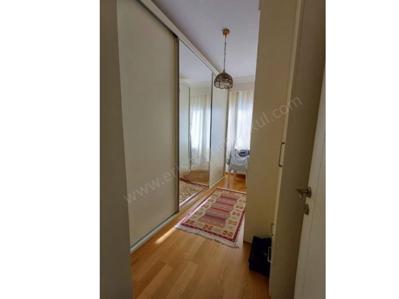 GÖZTEPE TREN BAĞDAT CAD. ARASINDA GENİŞ EBEVEYN BANYOLU  3+1 DAİRE.