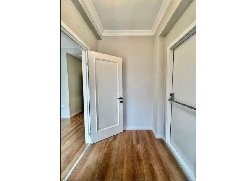 19 MAYIS MAH. 5 YAŞINDA KAPALI OTOPARKLI BİNADA ÖZEL MİMARİ DEKORLU 4+1 DAİRE