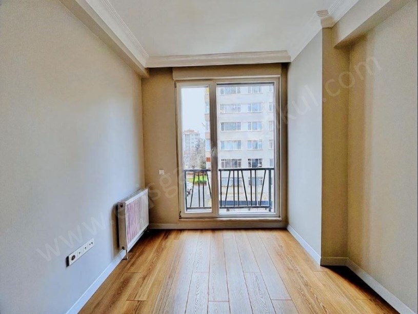 19 MAYIS MAH. 5 YAŞINDA KAPALI OTOPARKLI BİNADA ÖZEL MİMARİ DEKORLU 4+1 DAİRE