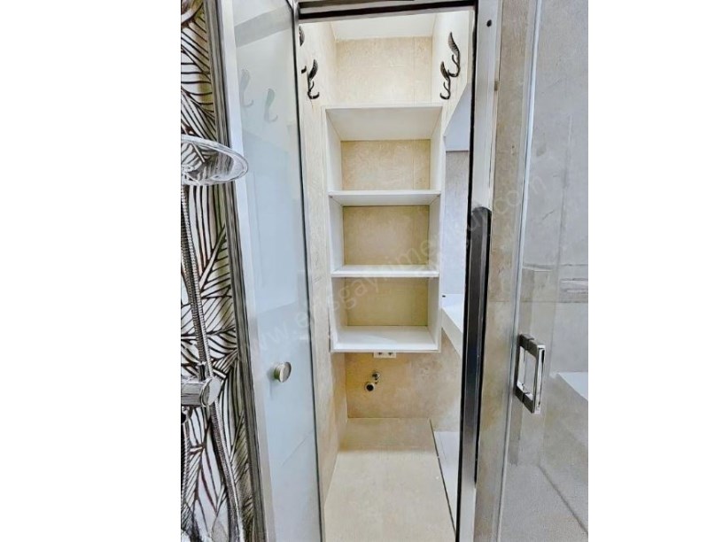 19 MAYIS MAH. 5 YAŞINDA KAPALI OTOPARKLI BİNADA ÖZEL MİMARİ DEKORLU 4+1 DAİRE