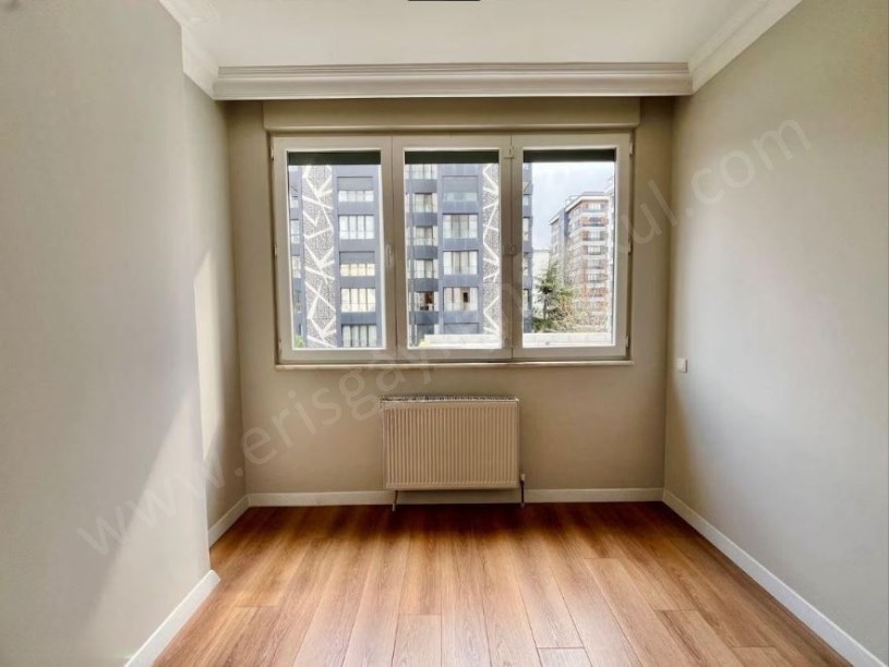 19 MAYIS MAH. 5 YAŞINDA KAPALI OTOPARKLI BİNADA ÖZEL MİMARİ DEKORLU 4+1 DAİRE