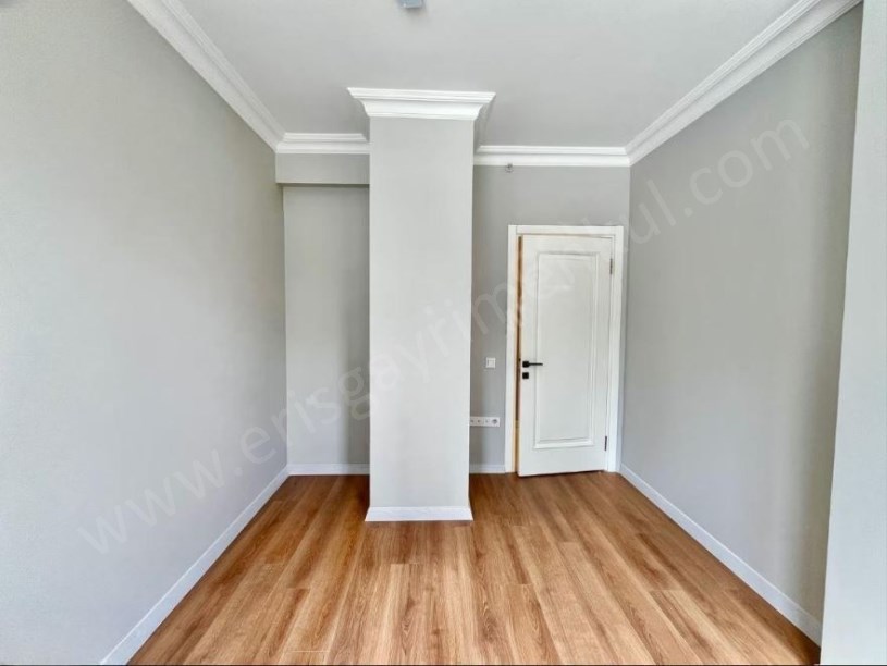 19 MAYIS MAH. 5 YAŞINDA KAPALI OTOPARKLI BİNADA ÖZEL MİMARİ DEKORLU 4+1 DAİRE