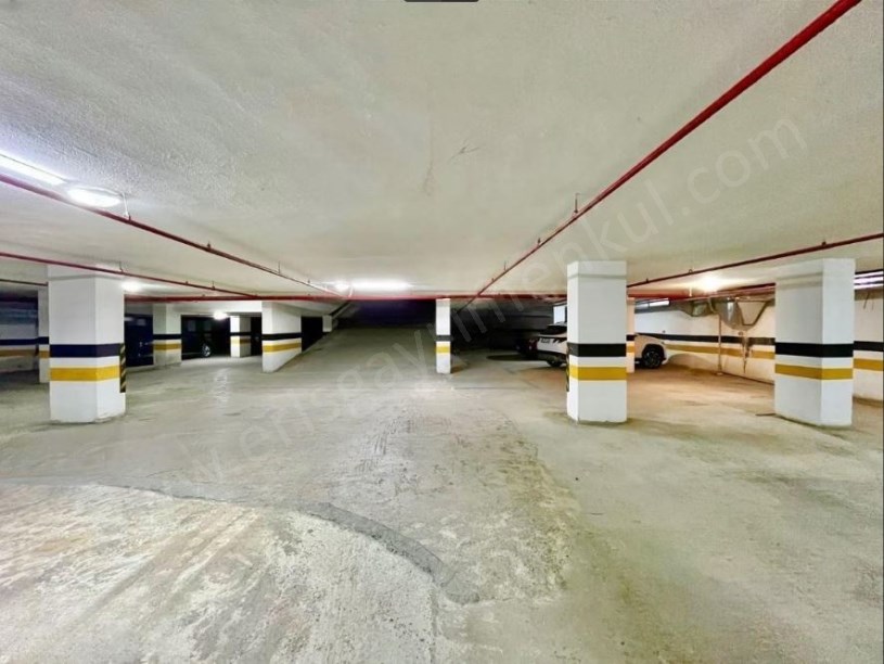 19 MAYIS MAH. 5 YAŞINDA KAPALI OTOPARKLI BİNADA ÖZEL MİMARİ DEKORLU 4+1 DAİRE