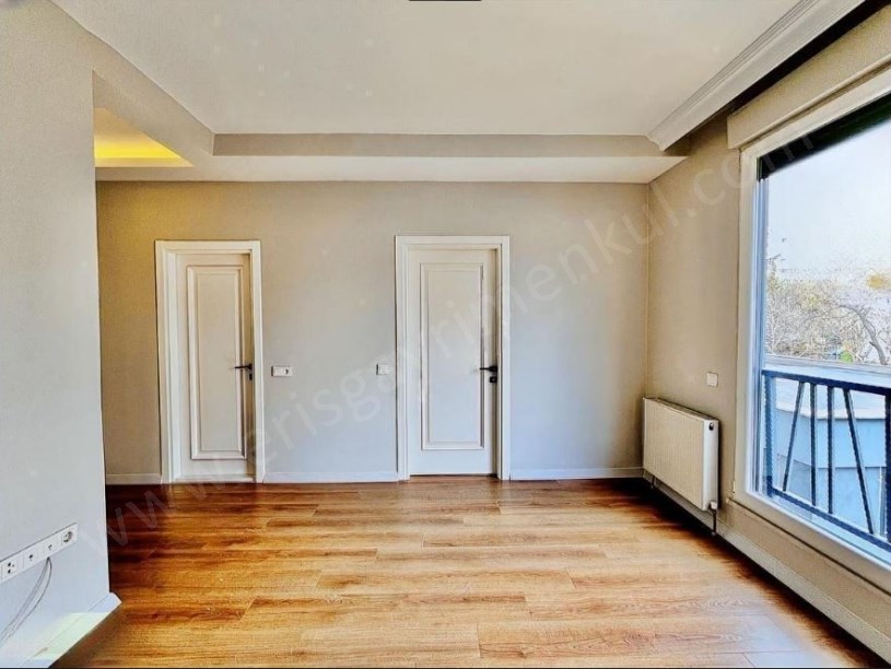 19 MAYIS MAH. 5 YAŞINDA KAPALI OTOPARKLI BİNADA ÖZEL MİMARİ DEKORLU 4+1 DAİRE