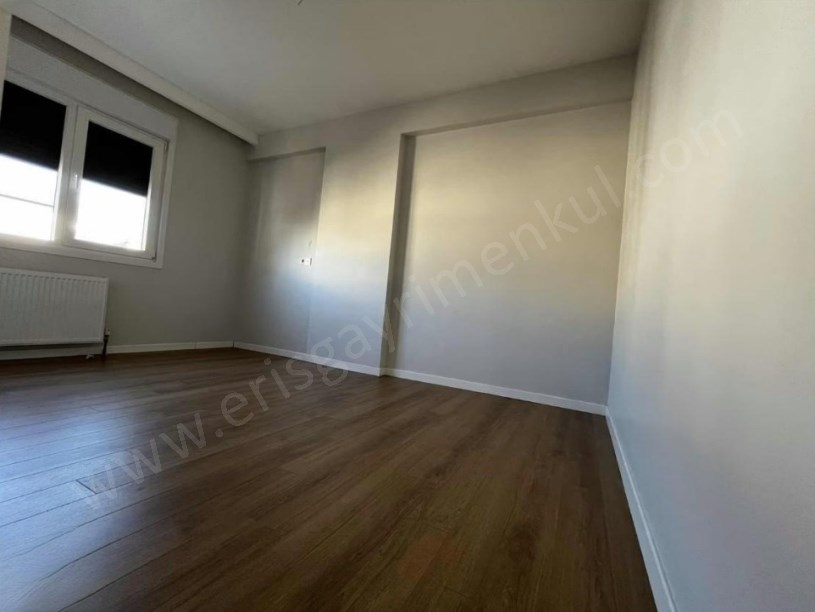 İSTANBUL KADIKÖY ŞENESENEVLER DE GENİŞ KULLANIMLI METRO YA YAKIN 3+1