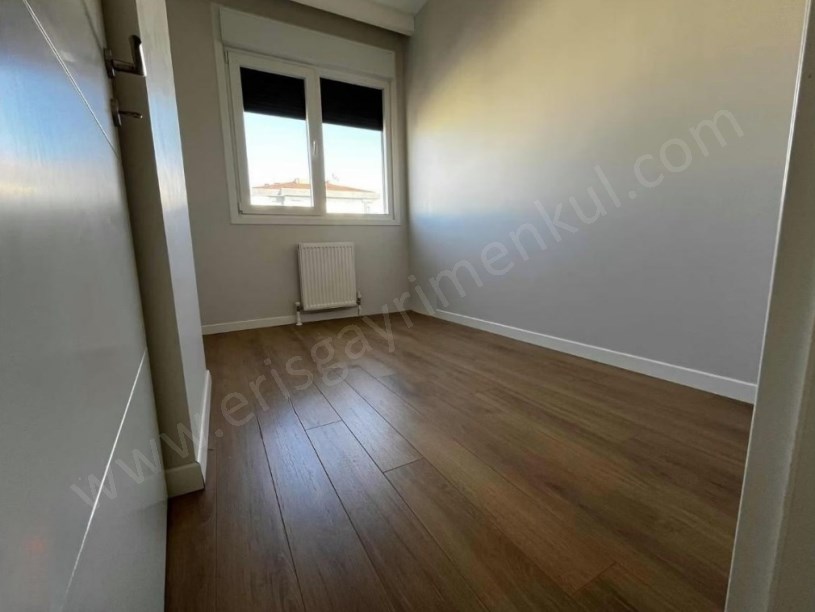 İSTANBUL KADIKÖY ŞENESENEVLER DE GENİŞ KULLANIMLI METRO YA YAKIN 3+1