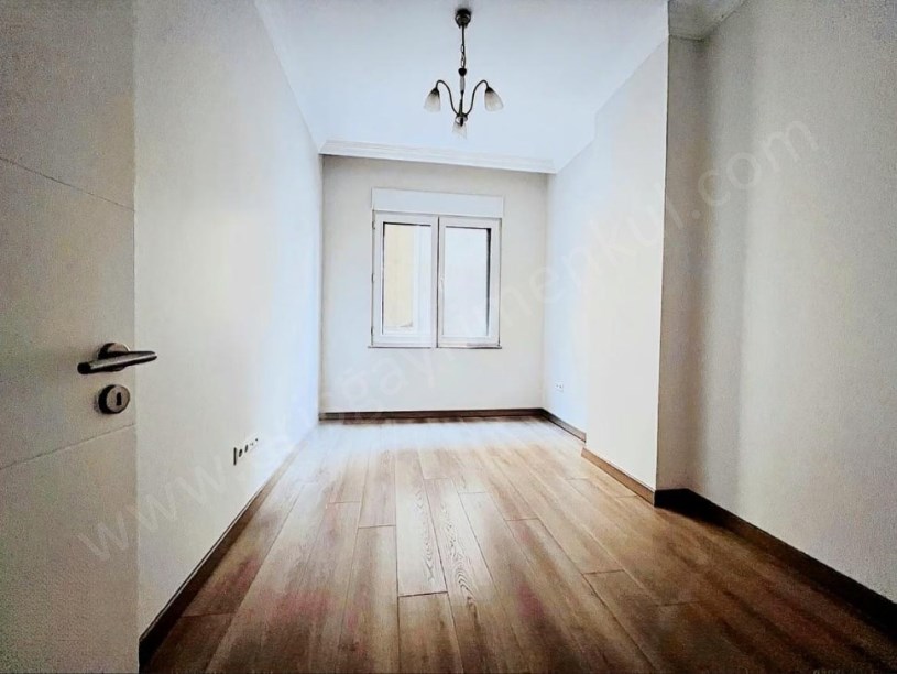 İSTANBUL KADIKÖY Erenköyde 2020 Yapımı 4+1 Balkonlu, Ebeveynli 170 m²