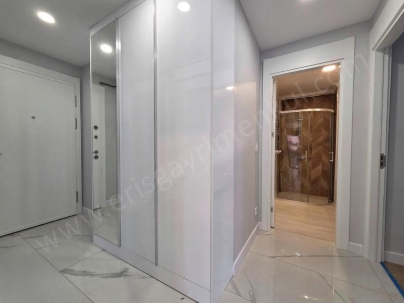 İSTANBUL KADIKÖY BOSTANCIDA SİTE İÇİNDE SIFIR, TAŞINMAYA MÜSAİT 2+1