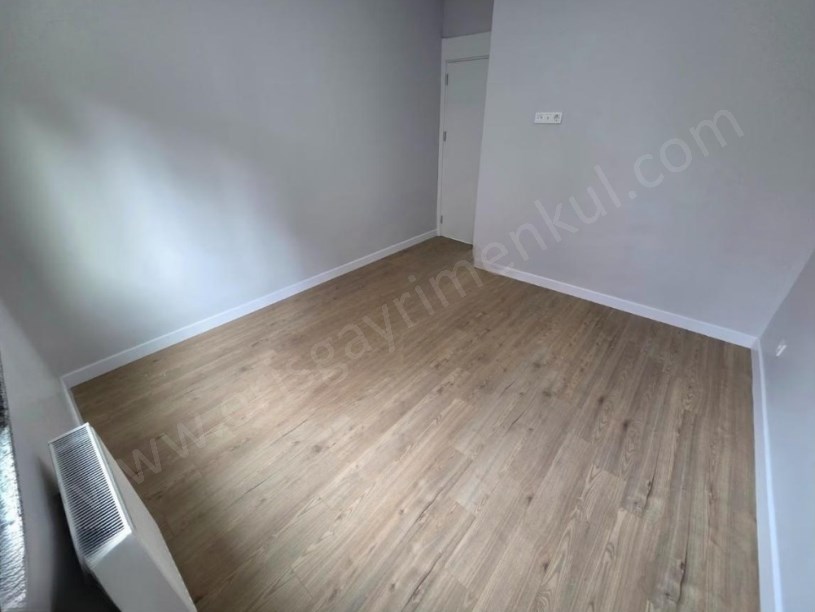 İSTANBUL KADIKÖY BOSTANCIDA SİTE İÇİNDE SIFIR, TAŞINMAYA MÜSAİT 2+1