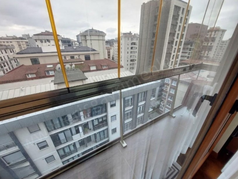 İSTANBUL KADIKÖY ERENKÖY DE MARMARAYA YAKIN KÖŞE BİNADA 3+1 MASRAFSIZ