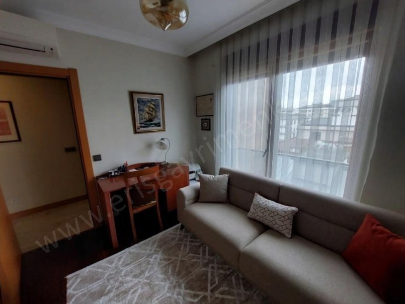 İSTANBUL KADIKÖY ERENKÖY DE MARMARAYA YAKIN KÖŞE BİNADA 3+1 MASRAFSIZ