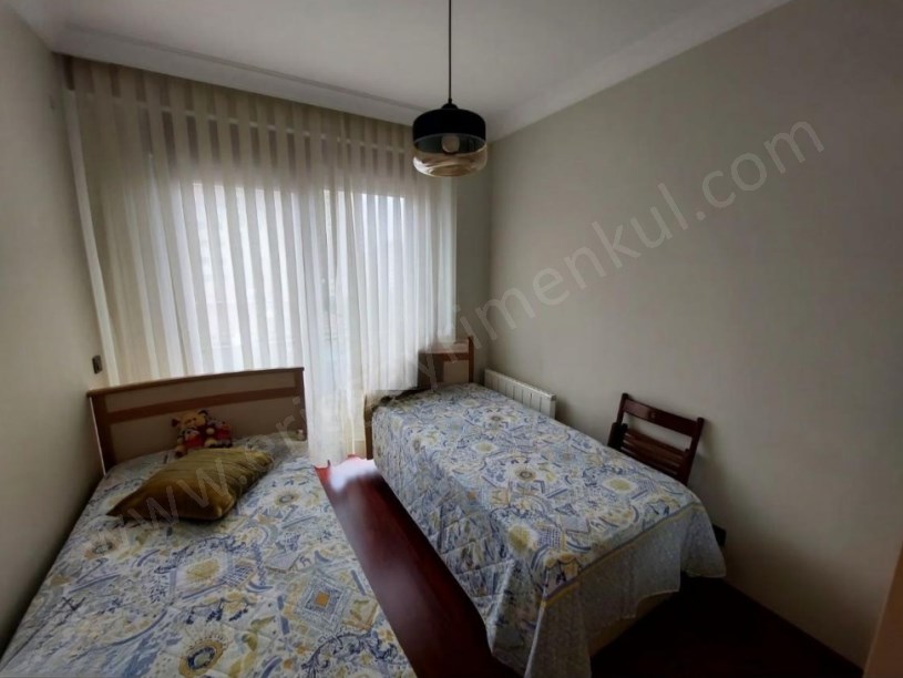 İSTANBUL KADIKÖY ERENKÖY DE MARMARAYA YAKIN KÖŞE BİNADA 3+1 MASRAFSIZ