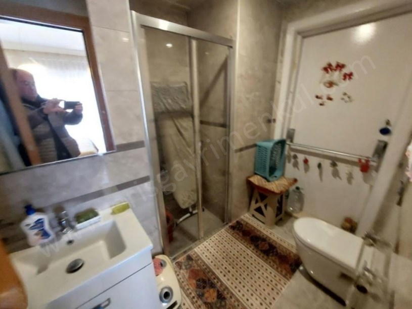 İSTANBUL KADIKÖY ERENKÖY DE MARMARAYA YAKIN KÖŞE BİNADA 3+1 MASRAFSIZ