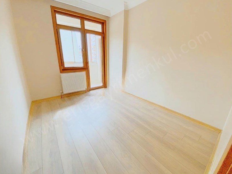 İSTANBUL KADIKÖY SAHRAYICEDİT METROYA 7dk,ÇİFT OTOPARKLI YENİ 145M2,3+1