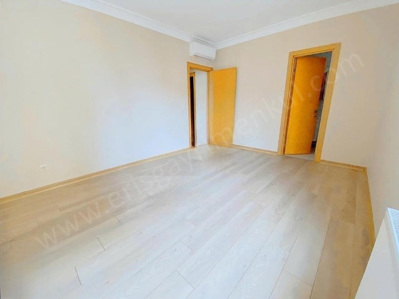 İSTANBUL KADIKÖY SAHRAYICEDİT METROYA 7dk,ÇİFT OTOPARKLI YENİ 145M2,3+1