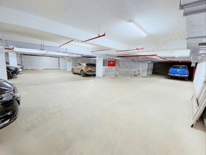 İSTANBUL KADIKÖY SAHRAYICEDİT METROYA 7dk,ÇİFT OTOPARKLI YENİ 145M2,3+1